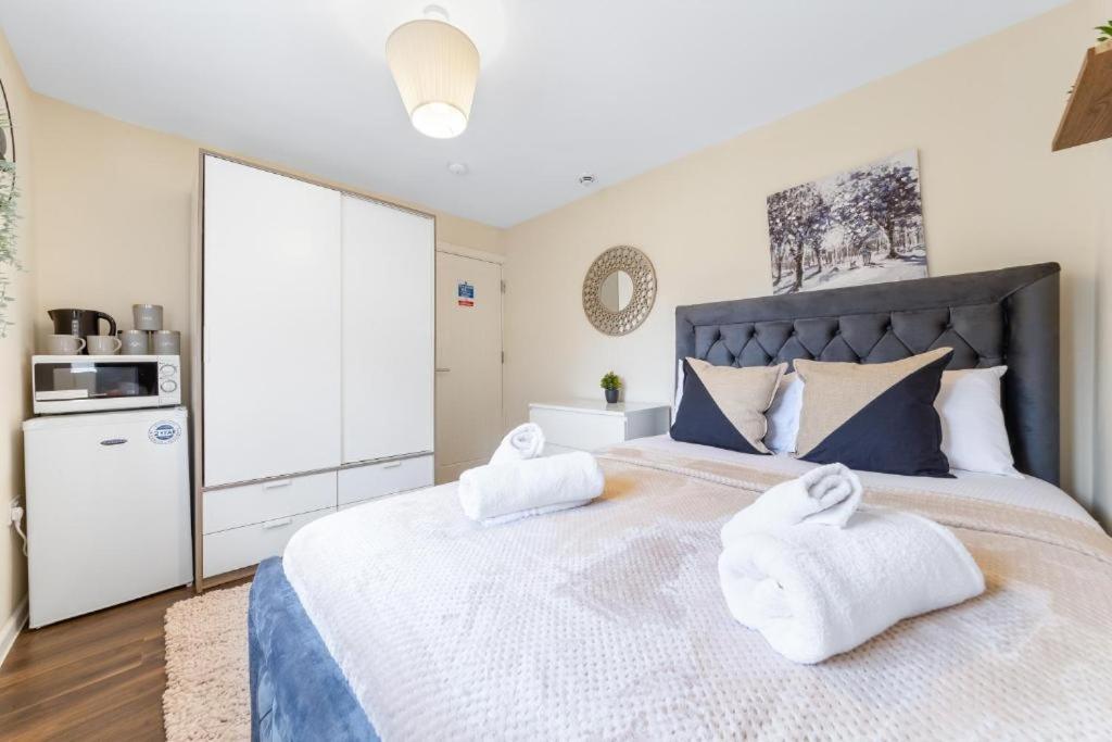 איילוורת' Twickenham Homes מראה חיצוני תמונה