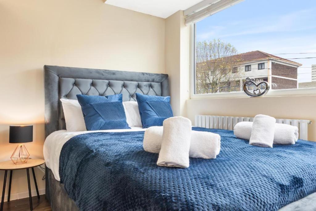 איילוורת' Twickenham Homes מראה חיצוני תמונה