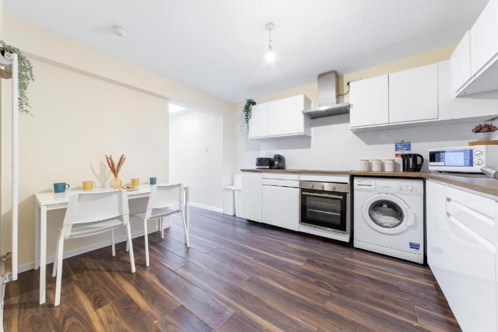איילוורת' Twickenham Homes מראה חיצוני תמונה