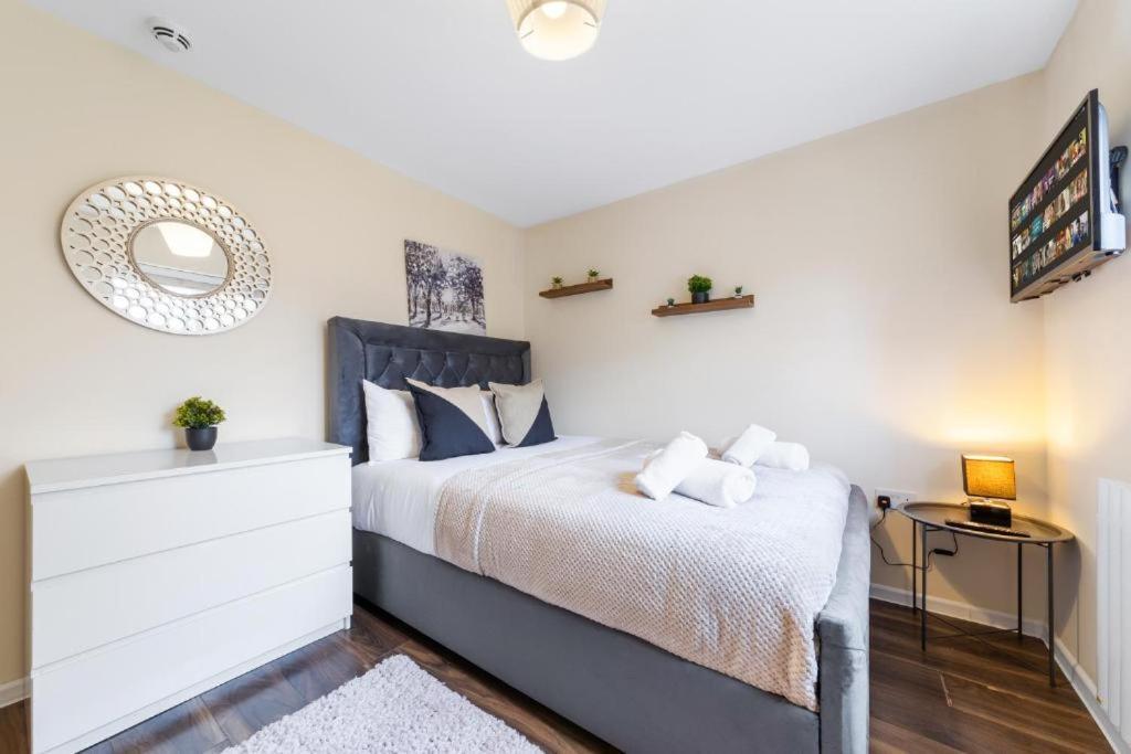איילוורת' Twickenham Homes מראה חיצוני תמונה