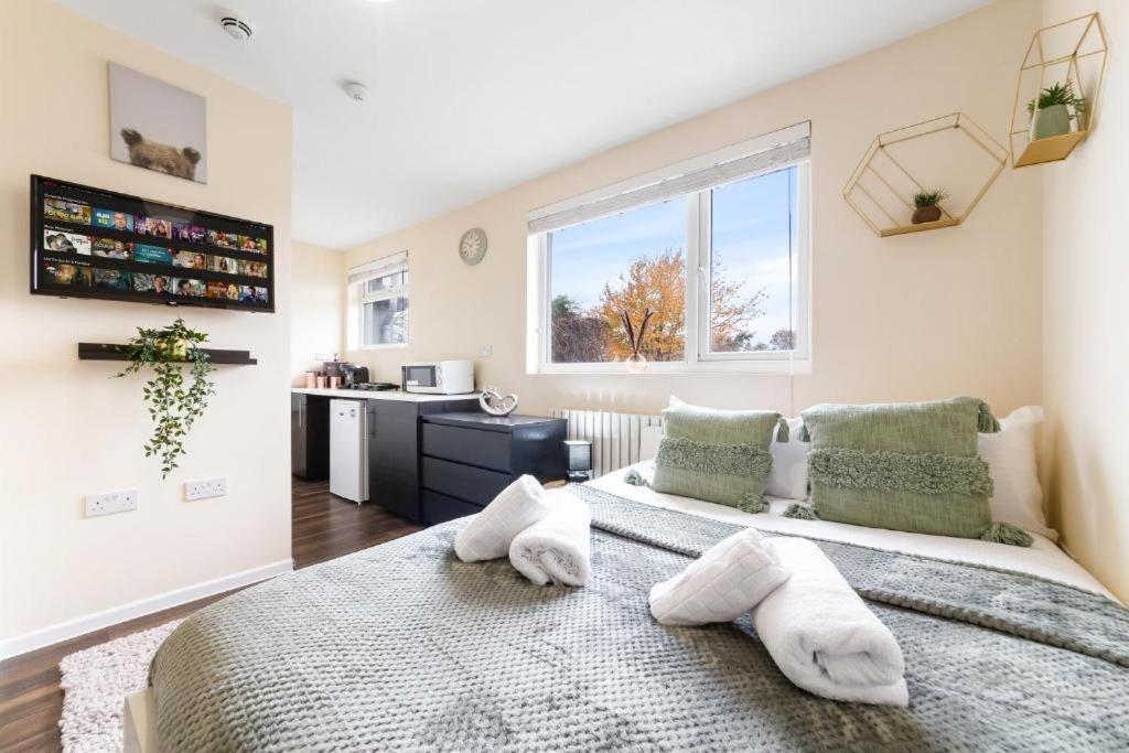 איילוורת' Twickenham Homes מראה חיצוני תמונה